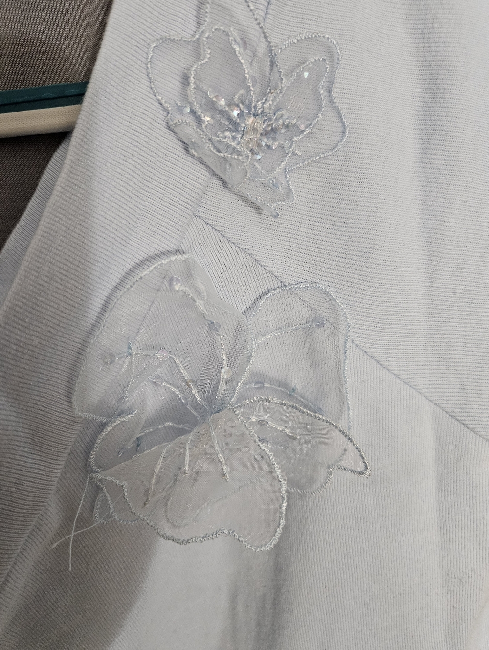 Three Pretty Tops - Picture 4 of 11